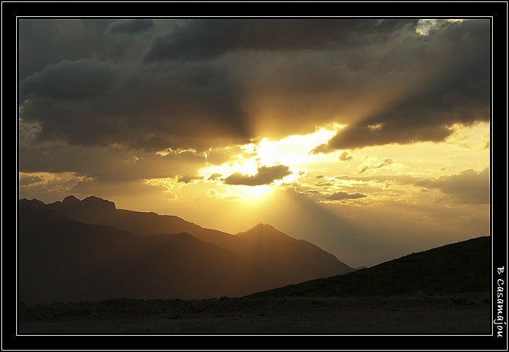 coucher soleil aubisque1.jpg - Coucher de soleil sur la vallée d'Ossau